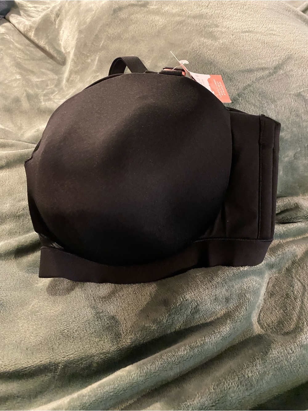 Cacique black bra. Size 50D. Removable straps.